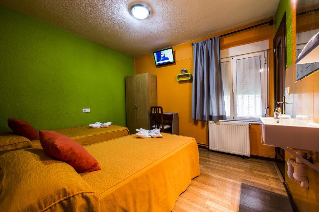 Hostal Escala Luna Salamanka Zewnętrze zdjęcie