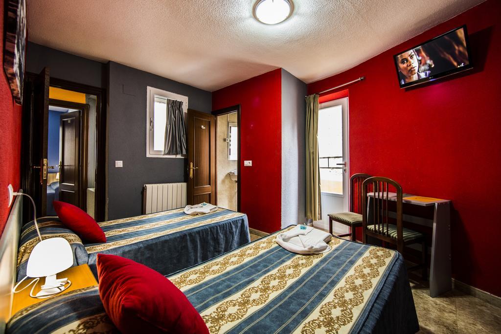 Hostal Escala Luna Salamanka Zewnętrze zdjęcie