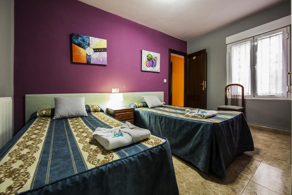 Hostal Escala Luna Salamanka Zewnętrze zdjęcie