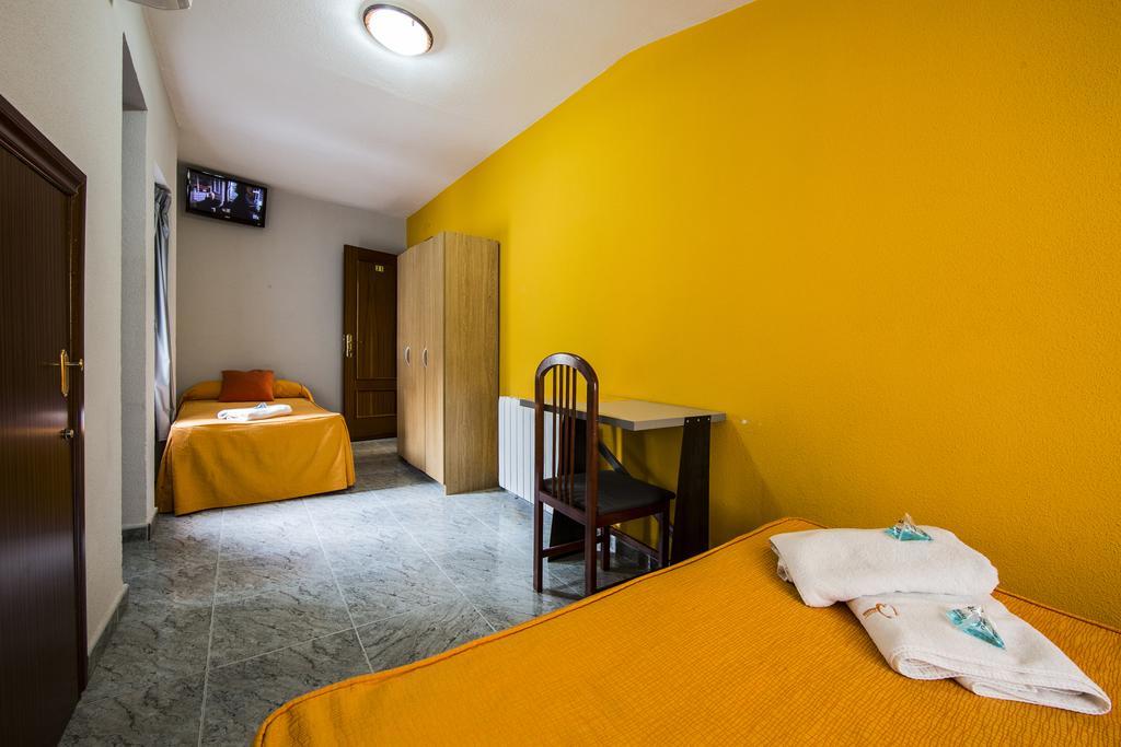 Hostal Escala Luna Salamanka Zewnętrze zdjęcie