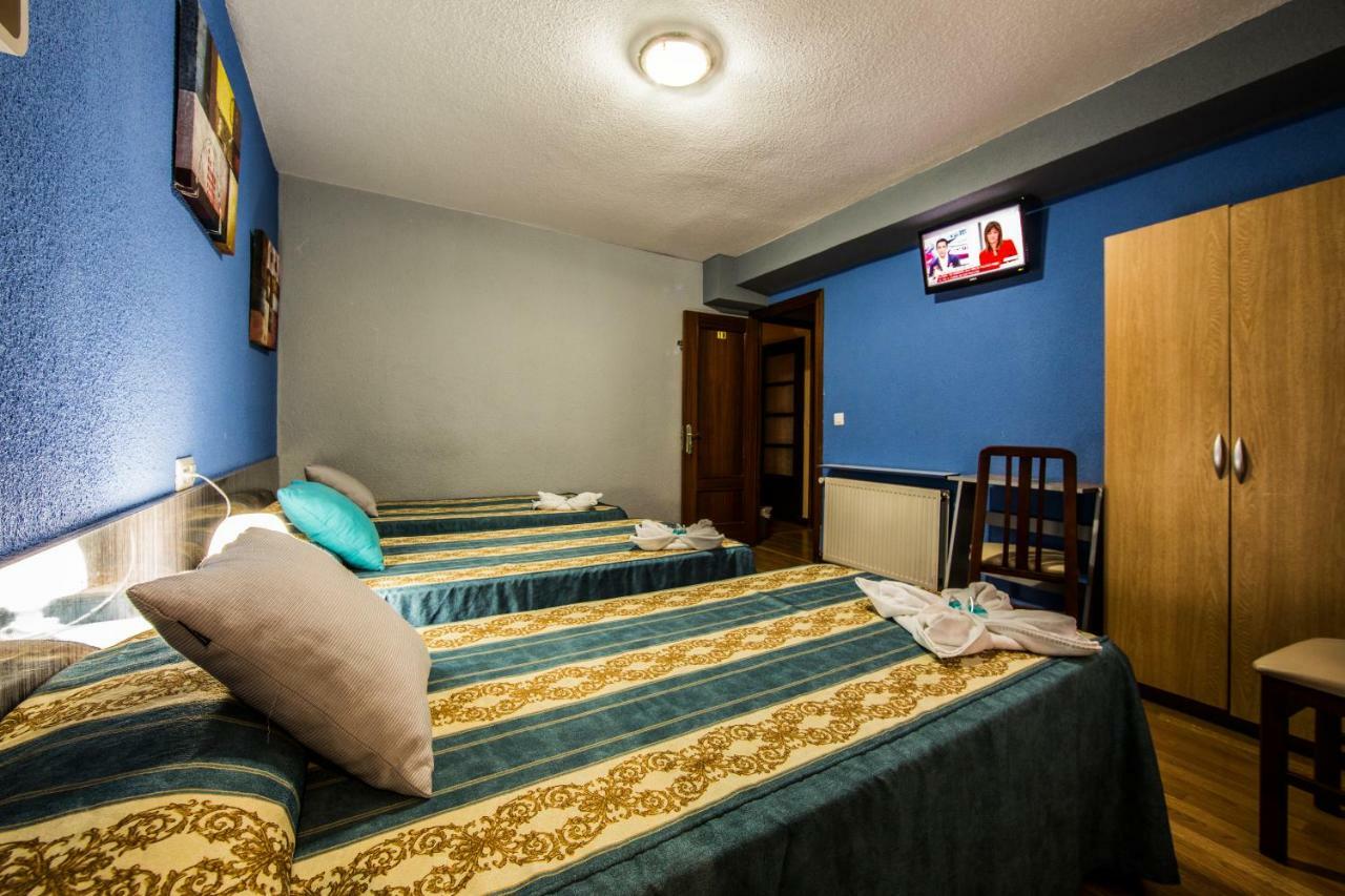 Hostal Escala Luna Salamanka Zewnętrze zdjęcie